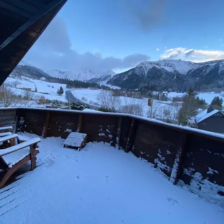 Le 36 6 Pers Le Sauna Hiking Chalet *