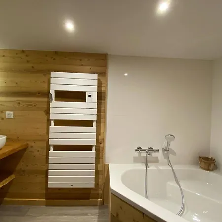 Le 36 6 Pers Le Sauna Hiking Chalet *